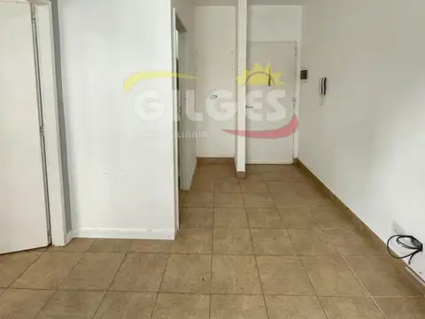 Oficina en Alquiler en Villa Sarmiento, $ 350.000