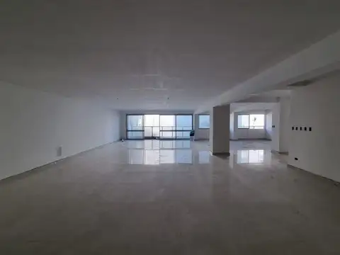 Local en Alquiler en Abasto, $ 4.900.000