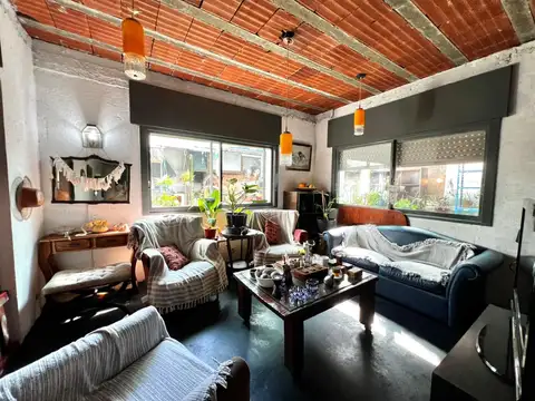 Casa en Venta con 1 cochera
