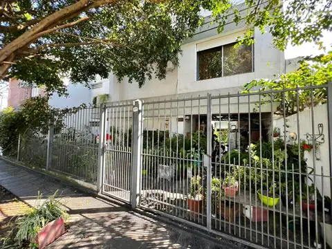 Casa 4 ambientes en venta en Martinez