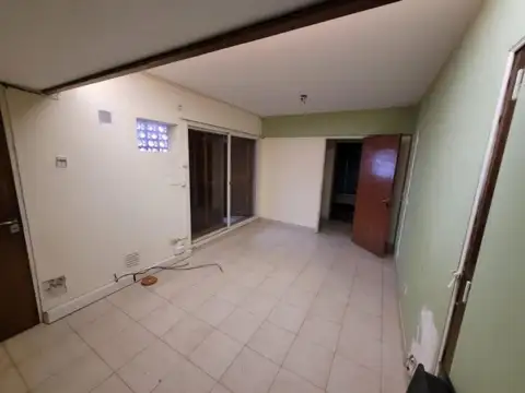 Casa en planta alta de 3 dormitorios - Pasco 1979