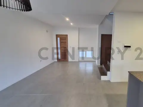 Casa 3 ambientes con 2 baños