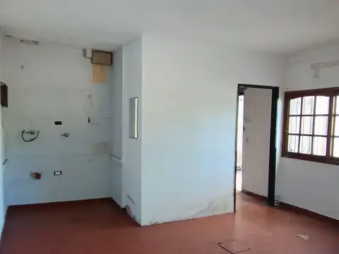 Depósito / Galpón en alquiler | Ideal logística, distribución o depósito | 185 m²