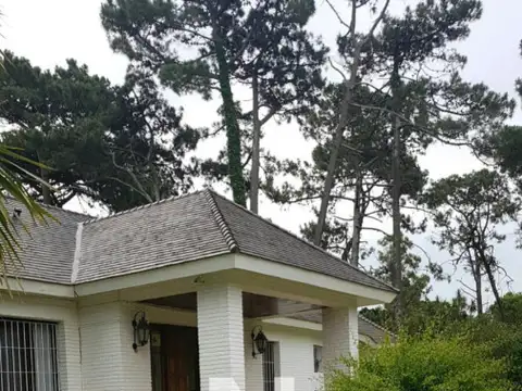 Casa 6 ambientes con 8 baños