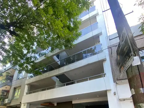 VENTA SEMIPISO 2 DORMITORIOS CON BALCÓN LA PLATA