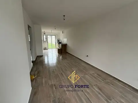 Casa 3 ambientes con 1 baño