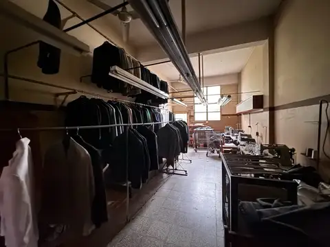 Nave Industrial - ex fábrica de costura con montacargas Caseros