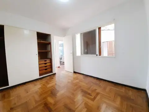 PH 3 AMB. VENTA EN LA PLATA CON PATIO Y PARRILLA