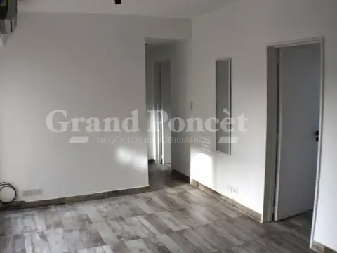 Departamento 2 ambientes con balcon francés