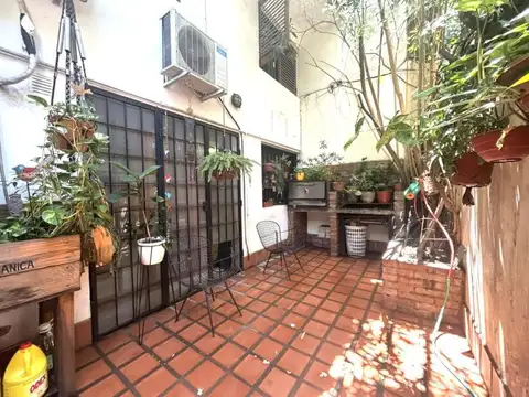 MONTEVIDEO   1751   - CASA 2 DORMITORIOS  CON PATIO Y TERRAZA -