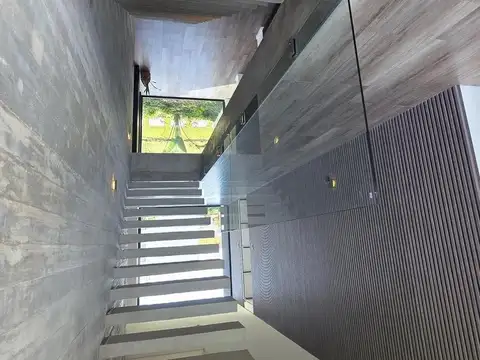Casa 8 ambientes con 8 baños