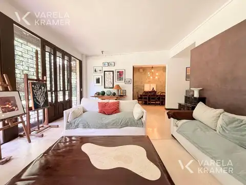 Casa en Alquiler con 4 cocheras