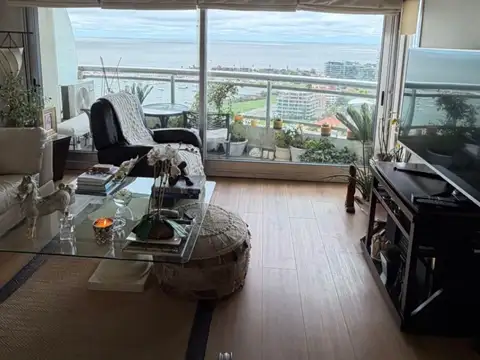 Departamento en Venta en Puerto Buceo , USD 388.000
