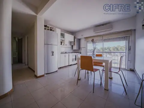 Departamento de 3 ambientes en 3er piso x escalera. Bajas expensas