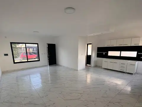 Casa 4 ambientes con 1 baño