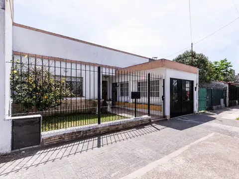Casa en Venta con 1 cochera