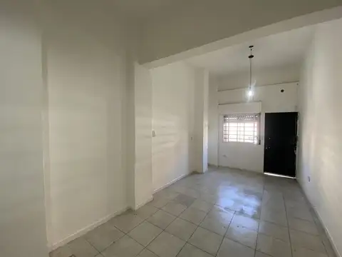 PH DE 2 AMBIENTES AL FRENTE EN PB 