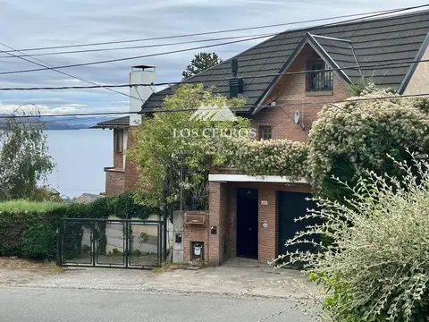 Casa de 5 dormitorios en venta Belgrano Bariloche - Increible vista al lago.