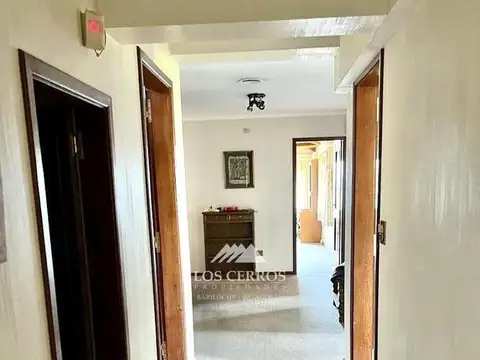 Casa de 5 dormitorios en venta Belgrano Bariloche - Increible vista al lago.
