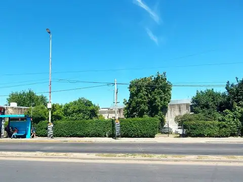 LOCALES, LOTE EN ESQUINA DE 1180 MTS² EN MORON