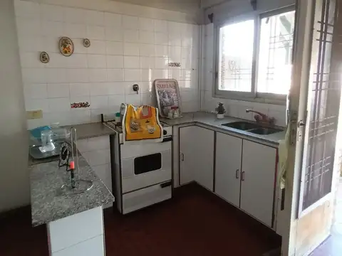 Depto Tipo Casa 4 ambientes con 2 baños