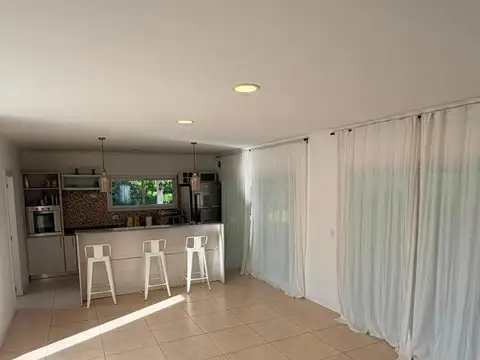 Casa en Alquiler en Rumenco, USD 2.200