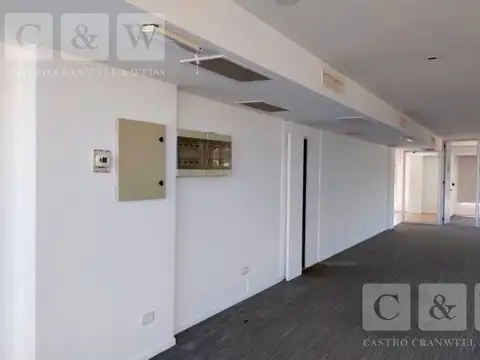 Oficina en Venta con 30 cocheras