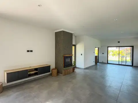 Casa en Venta en Roldan, USD 178.000