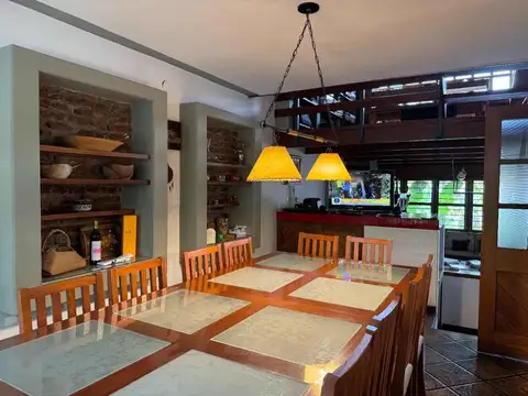 Venta casa con pileta Quilmes Don Bosco