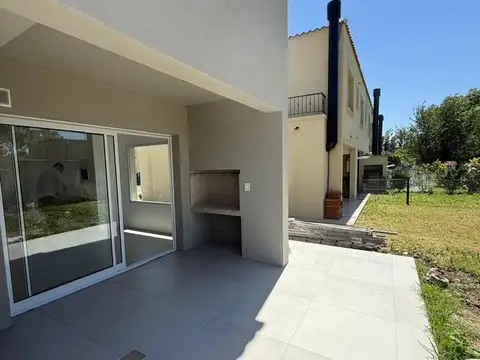 CASA A ESTRENAR GALERIA JARDIN LA ANGELICA