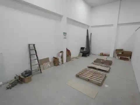 Galpon NUEVO oficinas vestuarios gas natural
