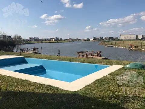 Casa en Alquiler en El Cantón - Barrio Islas, USD 2.500