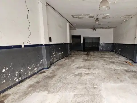 Local de 120 Mtrs Sobre Rivadavia en Ciudadela