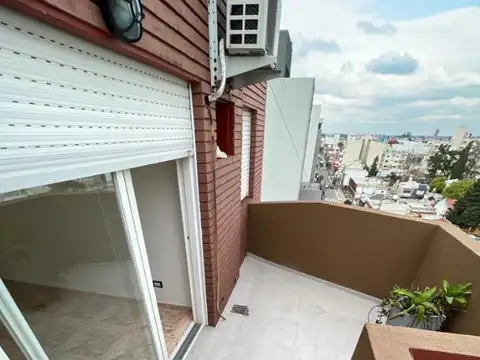 DEPARTAMENTO 2 AMB CON BALCON - AL FRENTE -