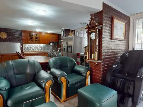 Casa 5 ambientes con 4 baños