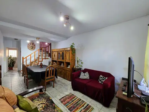 Depto Tipo Casa en Venta de 4 ambientes