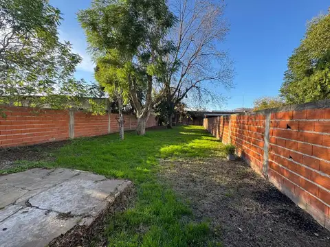 Venta Casa amplio terreno San Nicolás - Ap. Créd.
