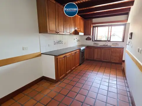 Depto Tipo Casa en Alquiler 45 años