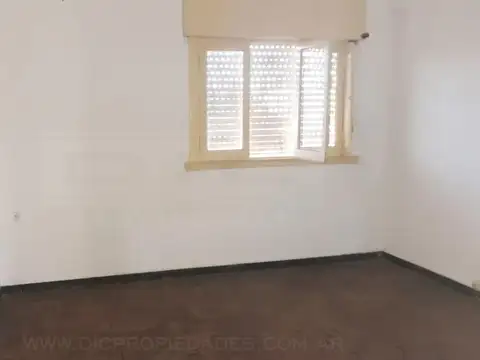 Depto Tipo Casa en Venta 50 años