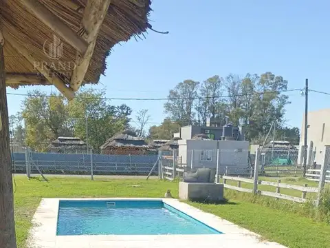 Casa en Venta con 4 cocheras