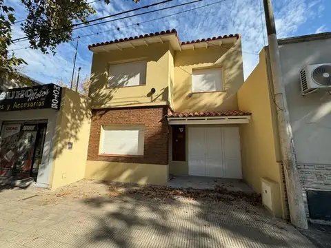 Casa reciclada a nueva en Avda. 17 (28 y 30) ¡RETASADA!