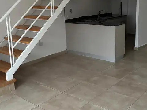 Depto Tipo Casa 3 ambientes con 2 baños