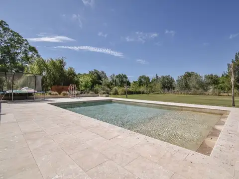 CASA EN VENTA FINCAS CHACRAS APTA CREDITO PILETA