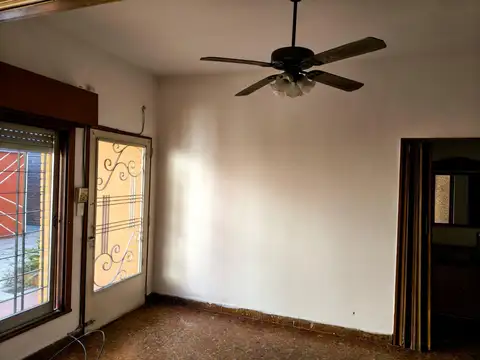 Depto Tipo Casa en Alquiler 50 años