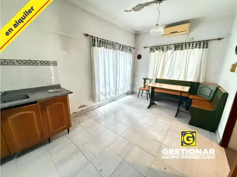 Casa en Alquiler con 1 cochera