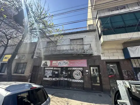 Parque Patricios local con vivienda en terreno propio-terraza a  refaccionar