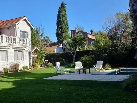 Casa 5 ambientes con 2 baños