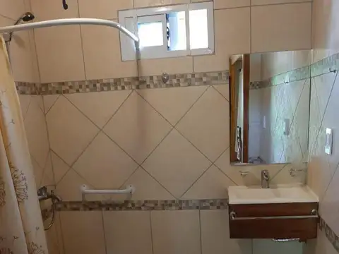 Depto Tipo Casa en Alquiler al Este