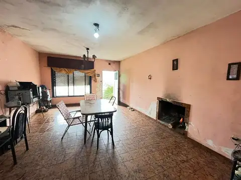 Casa 3 ambientes con 1 baño