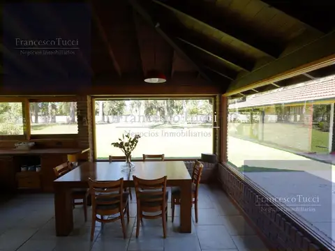 Casa en Venta con 2 cocheras